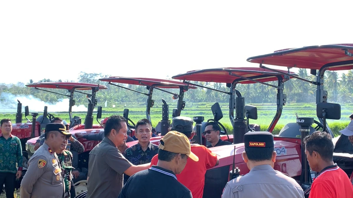 Perkuat Sektor Pertanian Pemkab Jembrana Kembali Salurkan Bantuan Alsintan