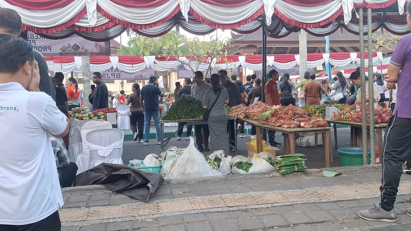 Pasar Rakyat TP PKK Provinsi Bali “Berbelanja dan Berbagi” Hadir di Kabupaten Jembrana